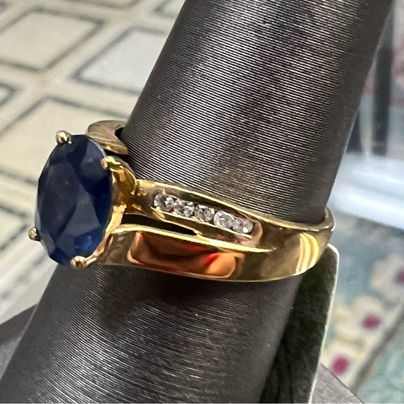 14k Yellow Gold Diamond & Sapphire Ring - Picture 7 of 9